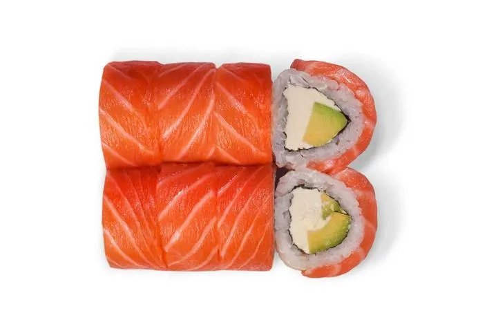 Филадельфия с лососем и авокадо 